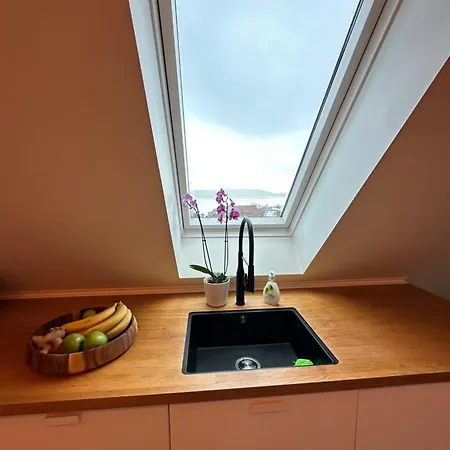 Floor In With Stunning View Leilighet