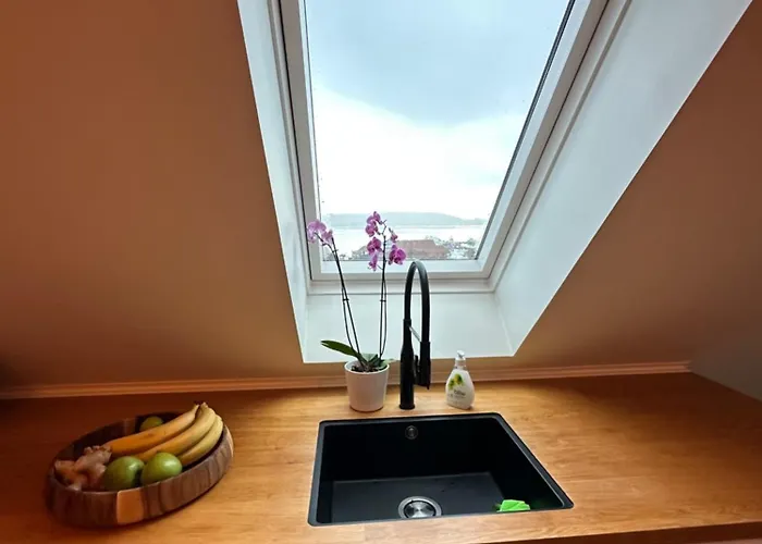 Floor In With Stunning View Leilighet